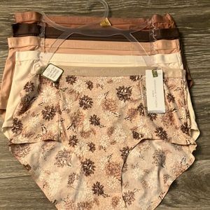 Adrienne Vittadini 5 pack panties size large